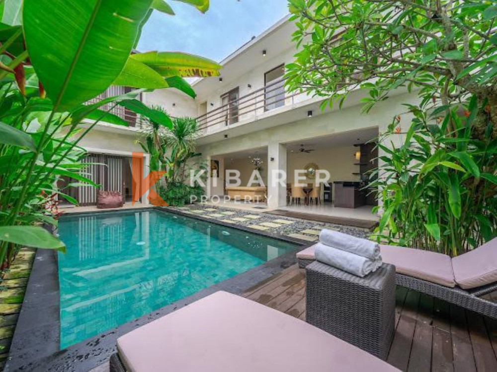 Belle villa de quatre chambres avec une vie ouverte à Nusa Dua