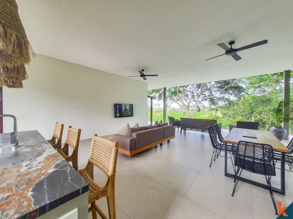 Vila Hak Milik Modern Dengan Pemandangan yang Tenang