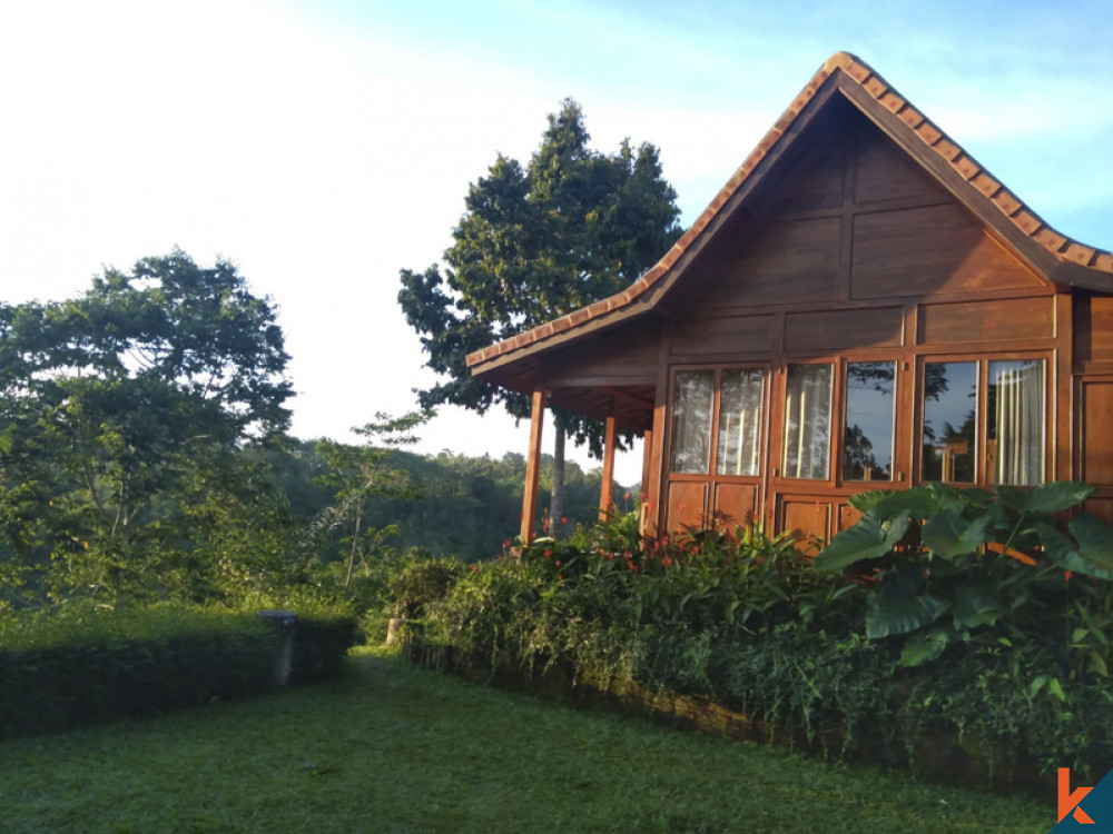 Rumah Kayu Hak Milik dengan Pemandangan Menakjubkan di Gianyar
