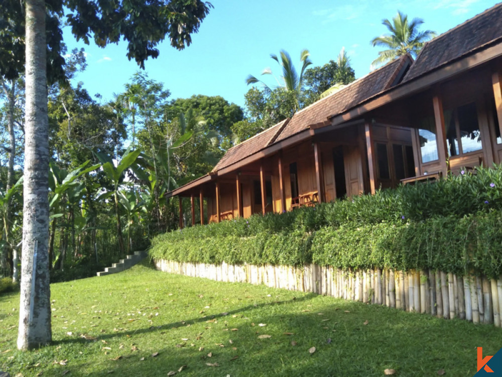 Freehold Wooden House with Amazing View in Gianyar