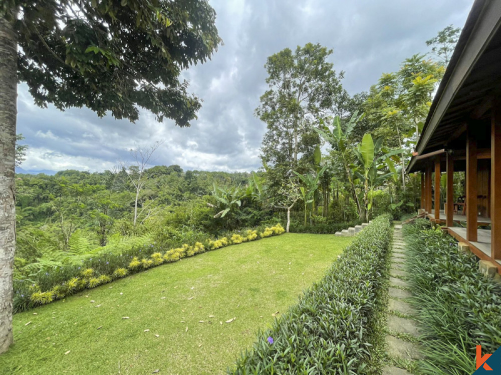 Freehold Wooden House with Amazing View in Gianyar