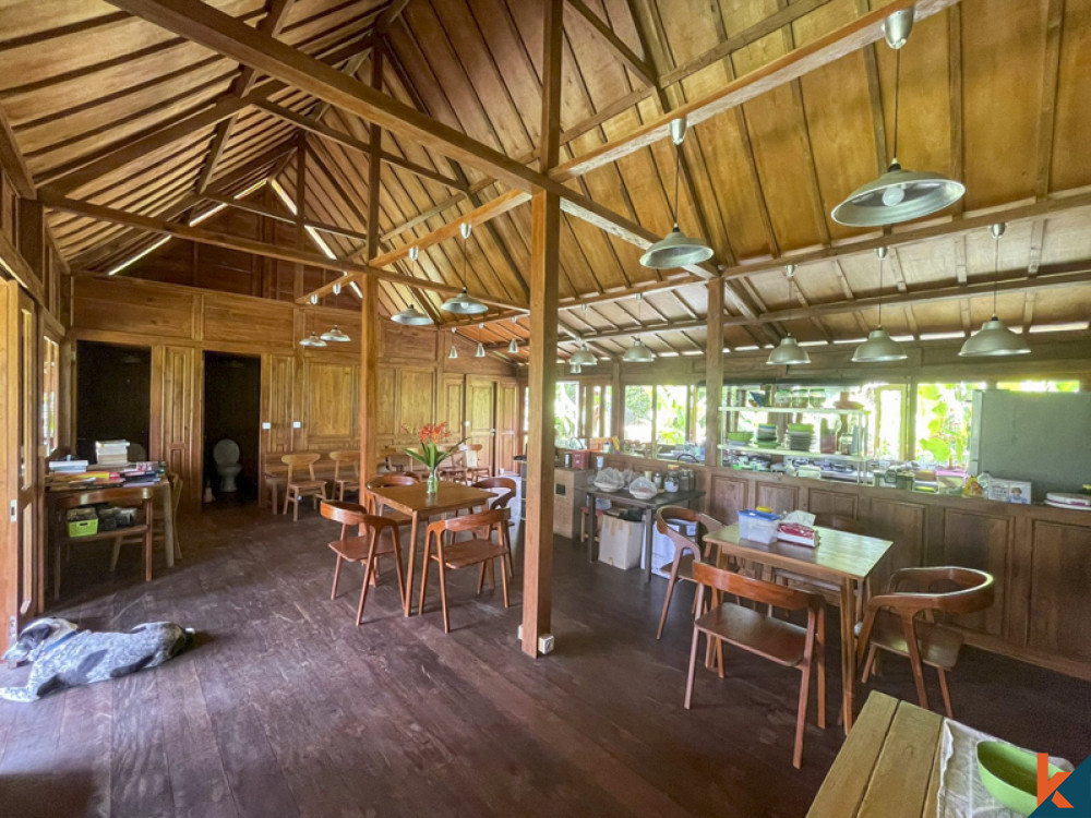 Rumah Kayu Hak Milik dengan Pemandangan Menakjubkan di Gianyar