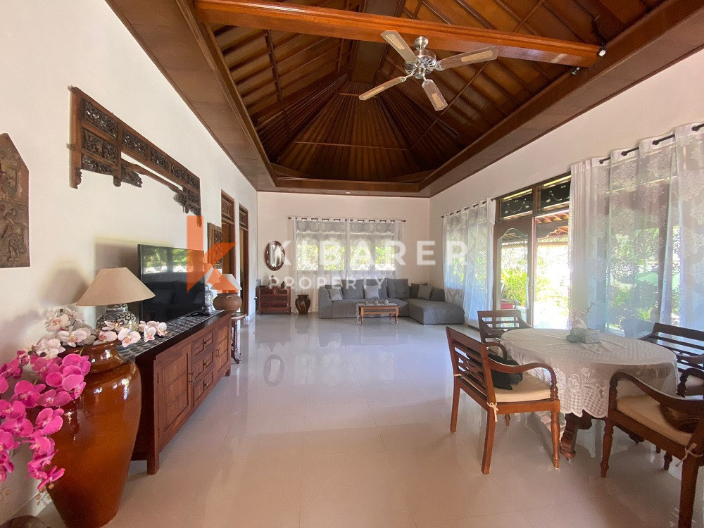 Homey Three Bedroom Villa with rice field view in Canggu