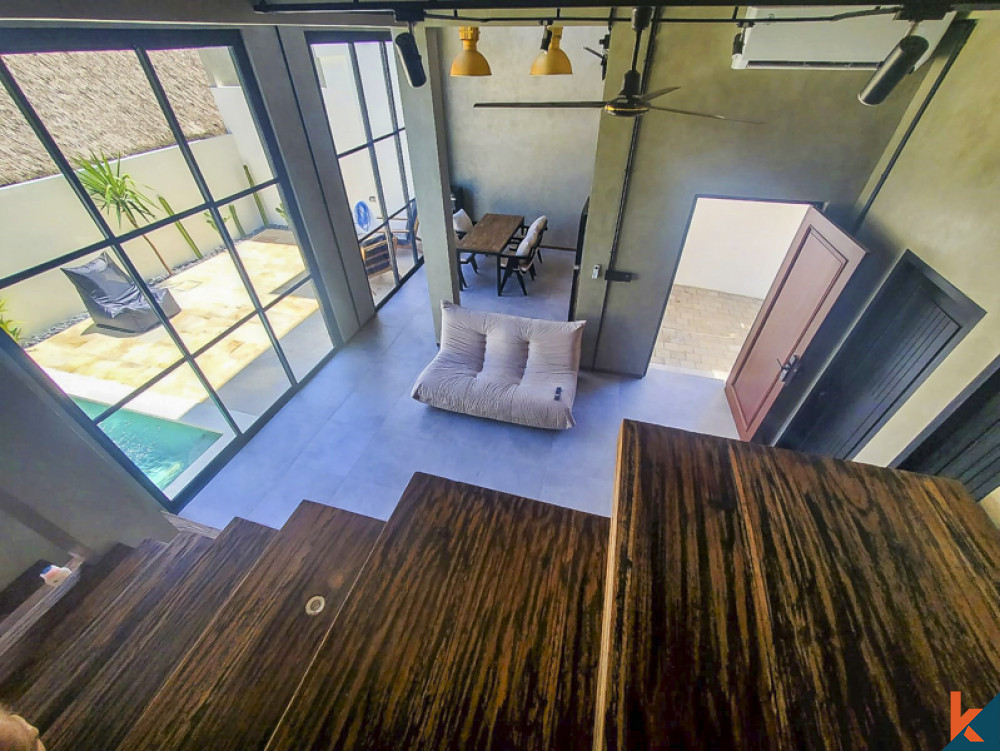 Loft flambant neuf de style industriel à Canggu