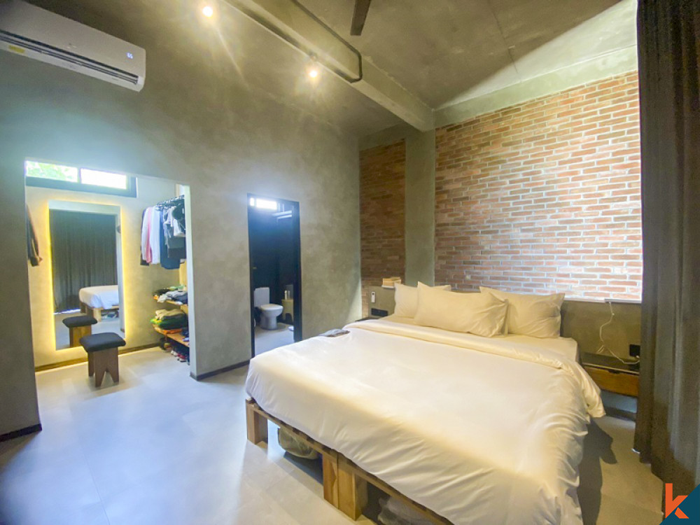 Loft flambant neuf de style industriel à Canggu