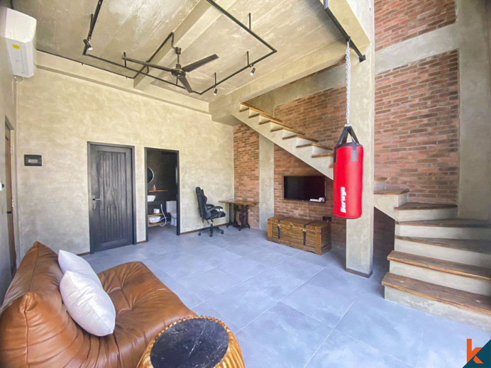 Loft flambant neuf de style industriel à Canggu