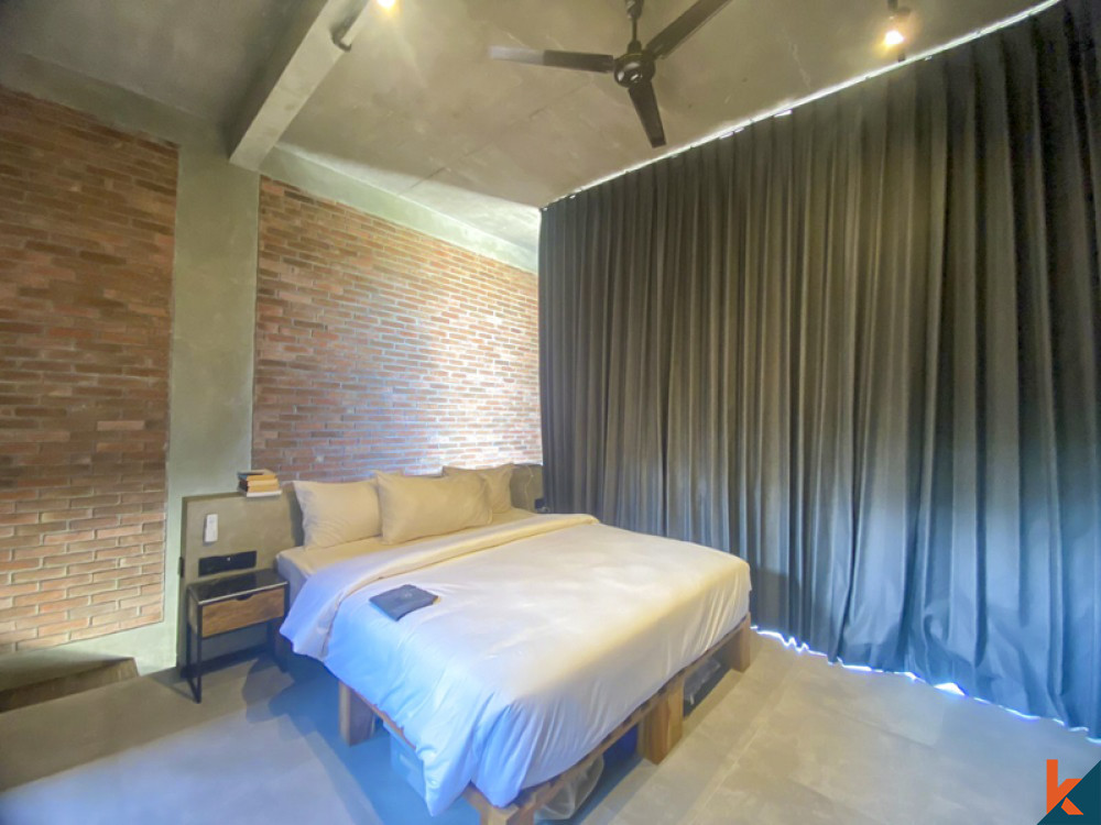 Loft flambant neuf de style industriel à Canggu