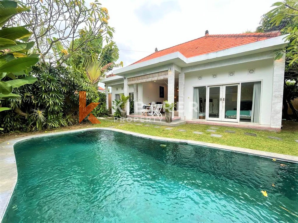 VILLA OPEN LIVING DUA KAMAR YANG INDAH DI LOKASI PRIME BATU BELIG