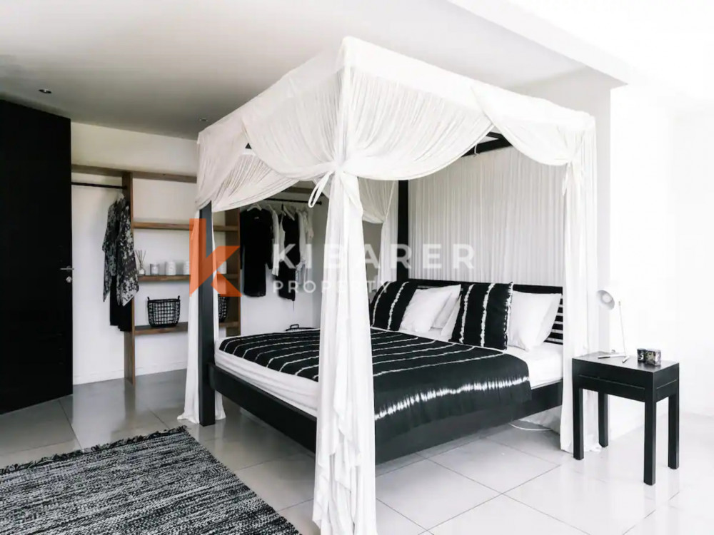 Incroyable Villa de Quatre Chambres avec Salon Fermé Située à Berawa