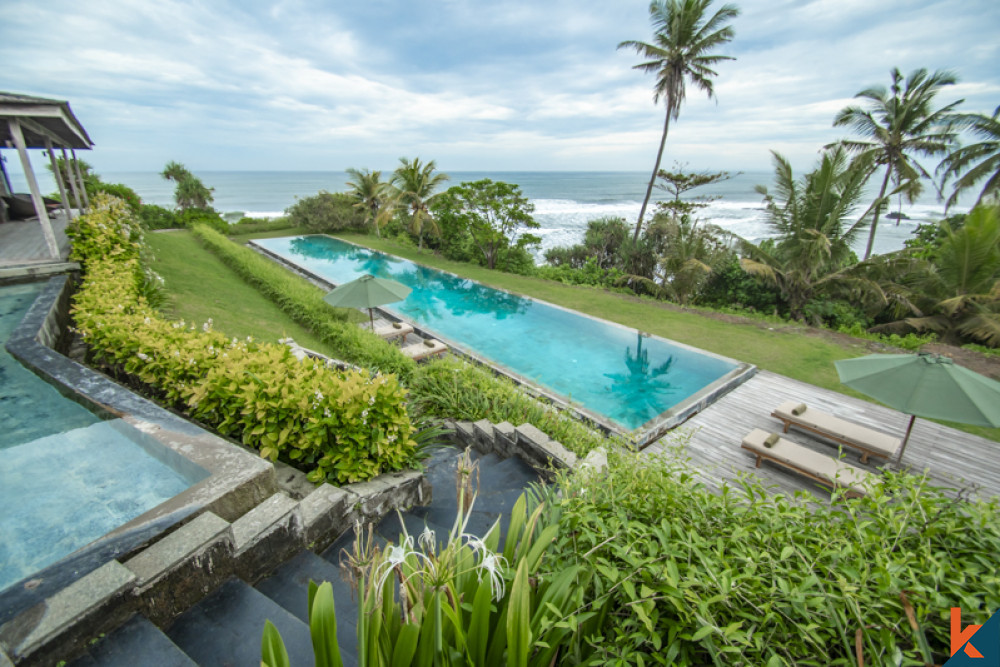 Luxury Hideaway Beachfront Villa for Sale in Tabanan