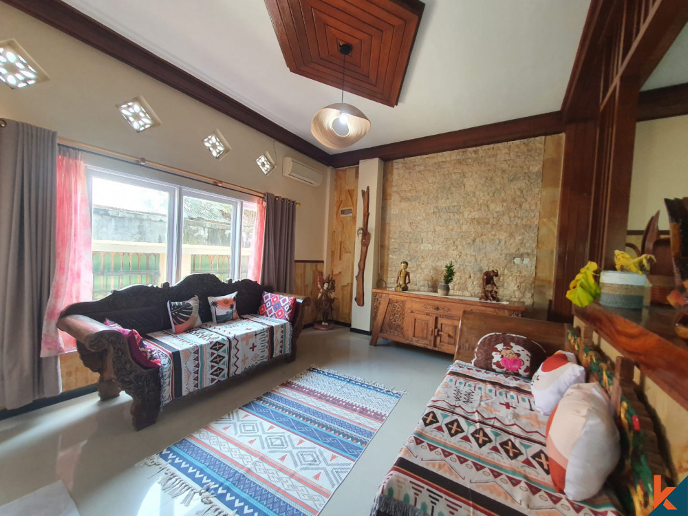 Maison semi-meublée 3BR à vendre à Berawa - seulement 5 minutes de la plage