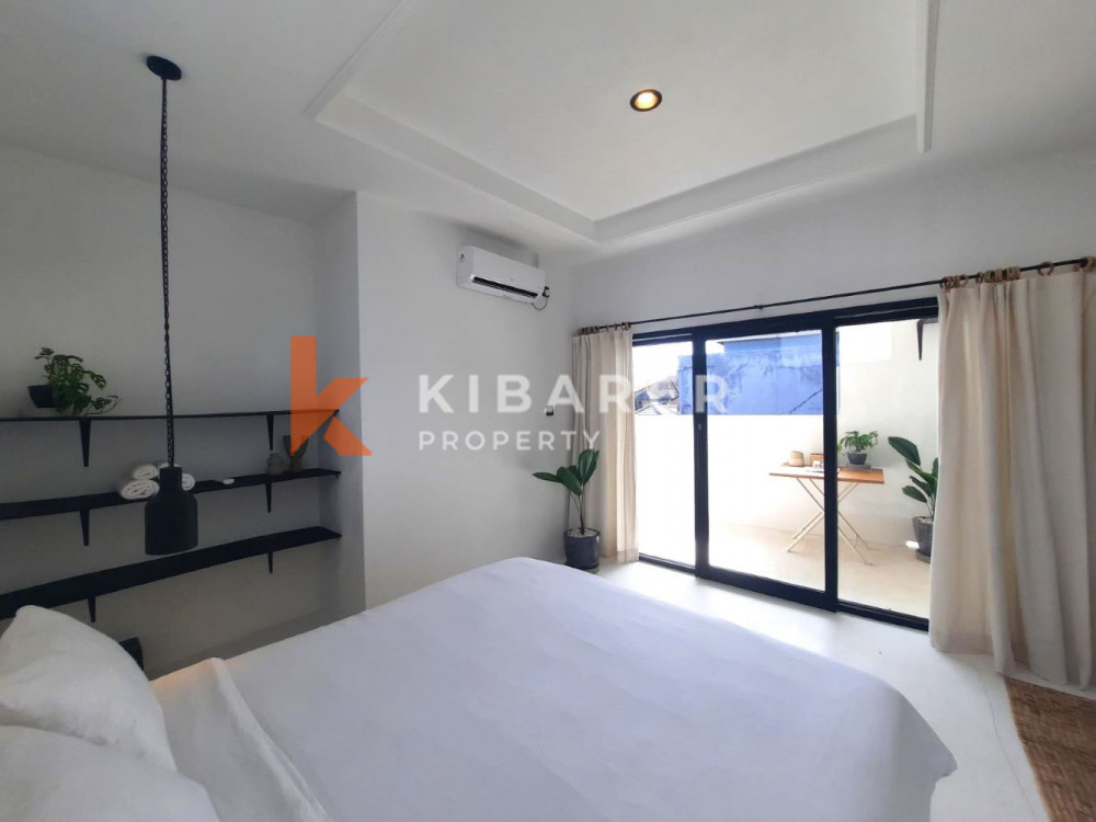 Nouvelle belle villa fermée de trois chambres située à Canggu