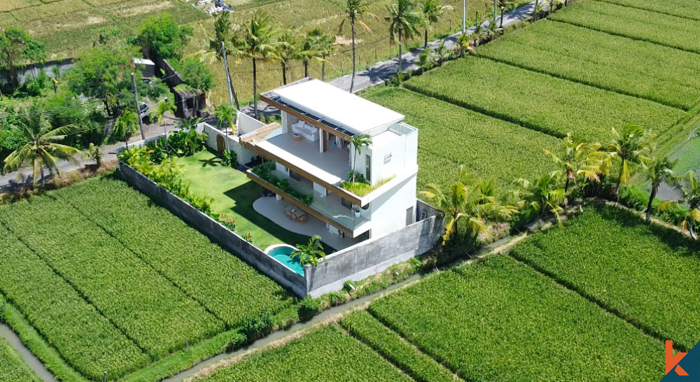 Superbe Villa Moderne sur 2 Niveaux - Rizière, Océan, Coucher de Soleil à 2 Minutes à Pied de la Plage