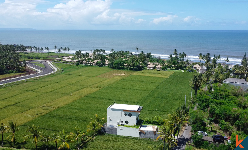 Vila 2 Tingkat Modern Menakjubkan - Sawah, Laut, Pemandangan Matahari Terbenam 2 Menit Jalan Kaki ke Pantai