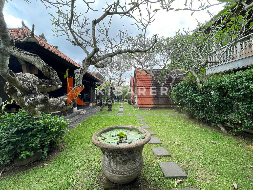 Rumah Tamu Indah Empat Kamar Tidur terletak di Denpasar (sewa minimum 2 tahun)