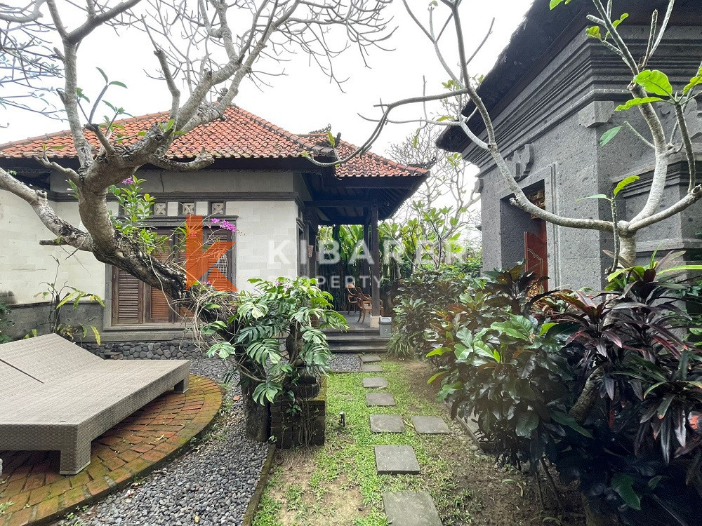 Belle maison d'hôtes de quatre chambres située à Denpasar (location minimum de 2 ans)