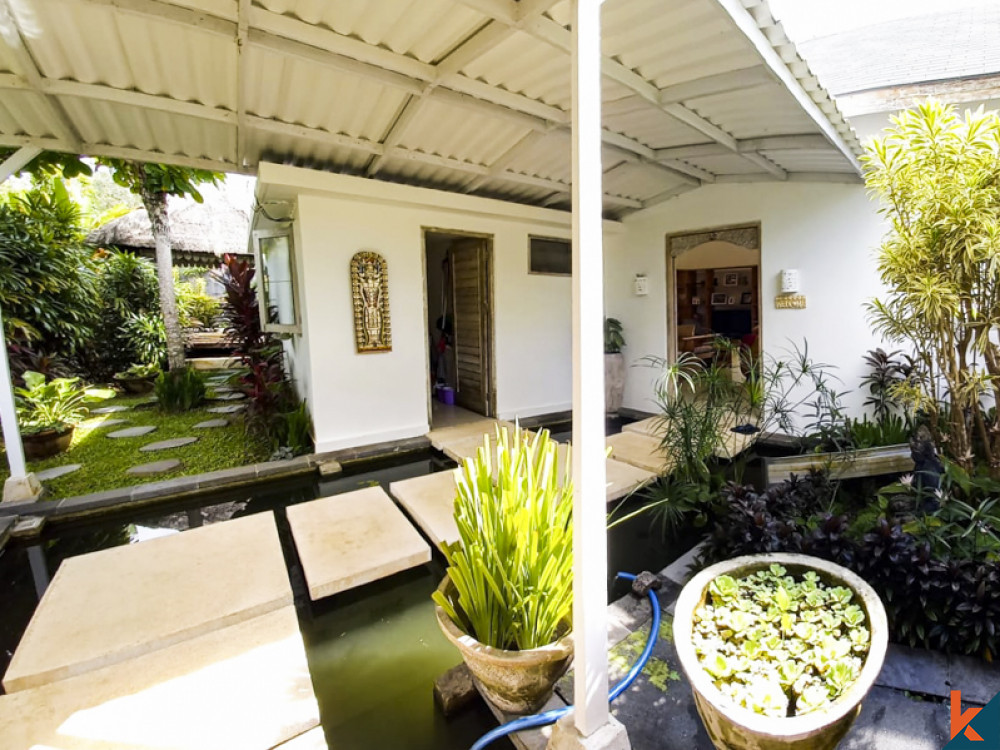 Vila bergaya tropis modern dengan pemandangan terbuka tanpa blokir di Ungasan