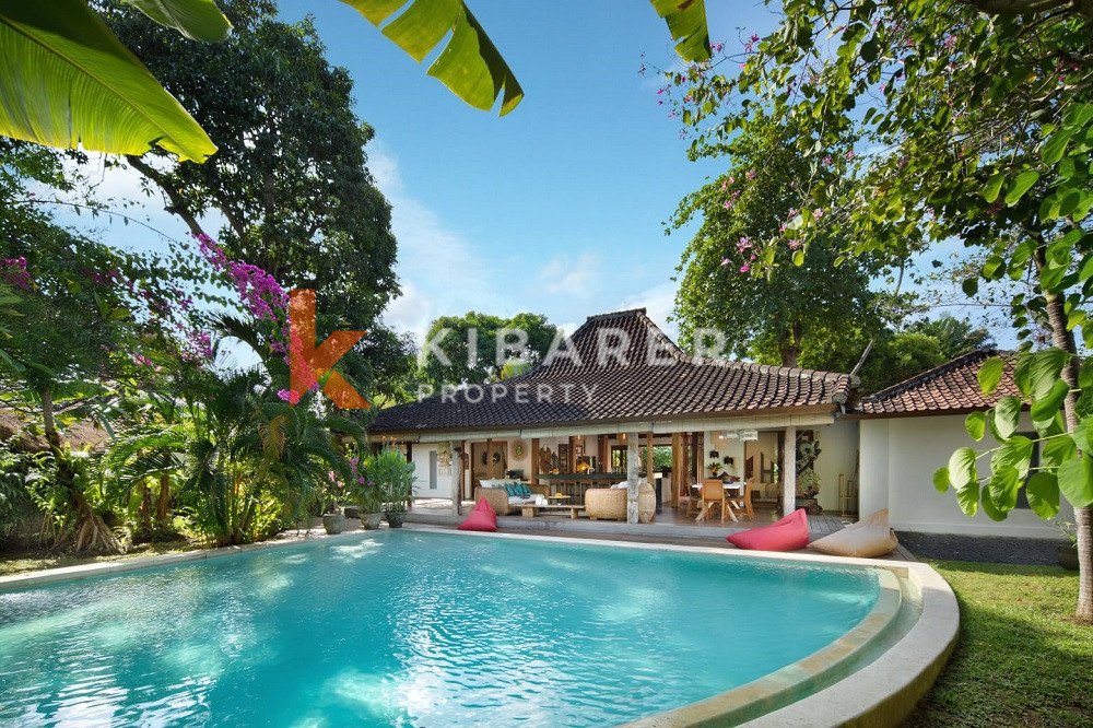 Luxurious Five Bedrooms Freehold Villa for Sale in Canggu