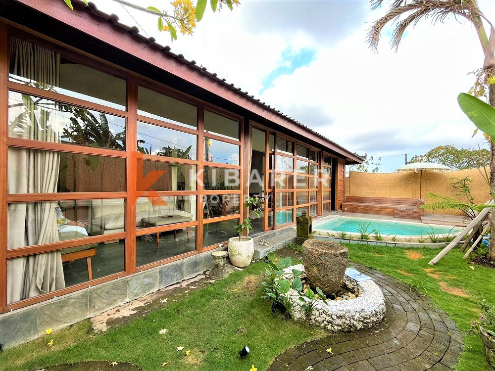Chick Two Bedrooms Closed Living Villa Located In Canggu
