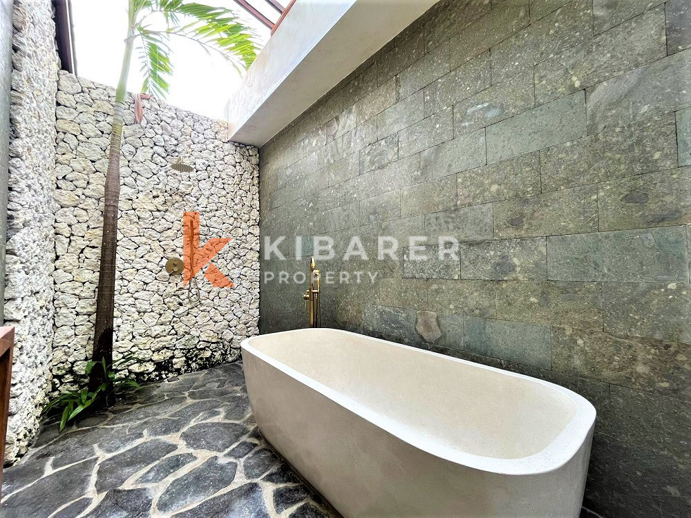 Chick Two Bedrooms Closed Living Villa Located In Canggu