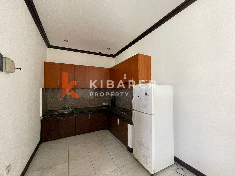 Cozy Two Bedroom Vila terletak di daerah Kerobokan yang tenang (minimal kontrak 2 tahun)