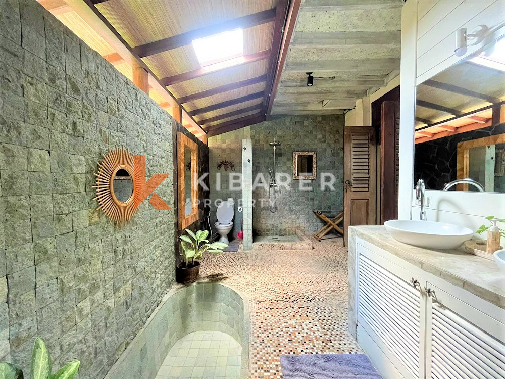 Near The Beach Beautiful Four Bedroom villa Terletak Di Berawa