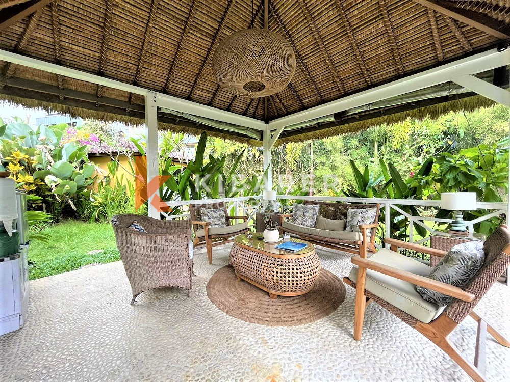 Near The Beach Beautiful Four Bedroom villa Terletak Di Berawa