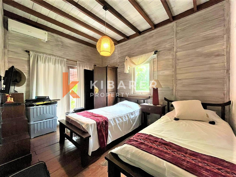 Near The Beach Beautiful Four Bedroom villa Terletak Di Berawa