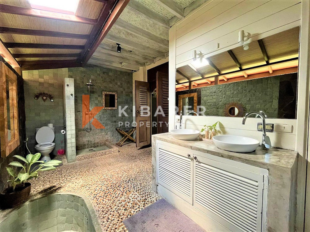 Near The Beach Beautiful Four Bedroom villa Terletak Di Berawa