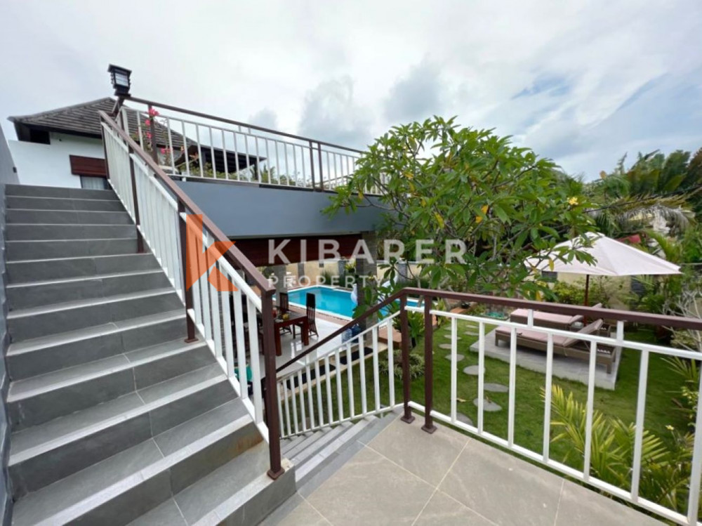 Belle villa ouverte de trois chambres avec vue sur l'océan à Ungasan