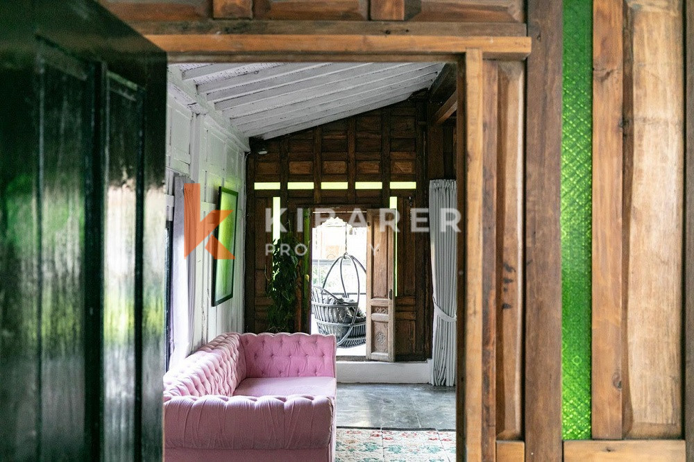 Beautiful Close Style Four Bedrooms Villa In Berawa Canggu