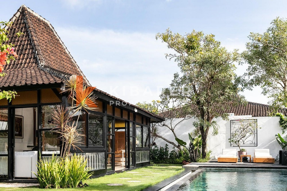 Belle villa de quatre chambres de style proche à Berawa Canggu