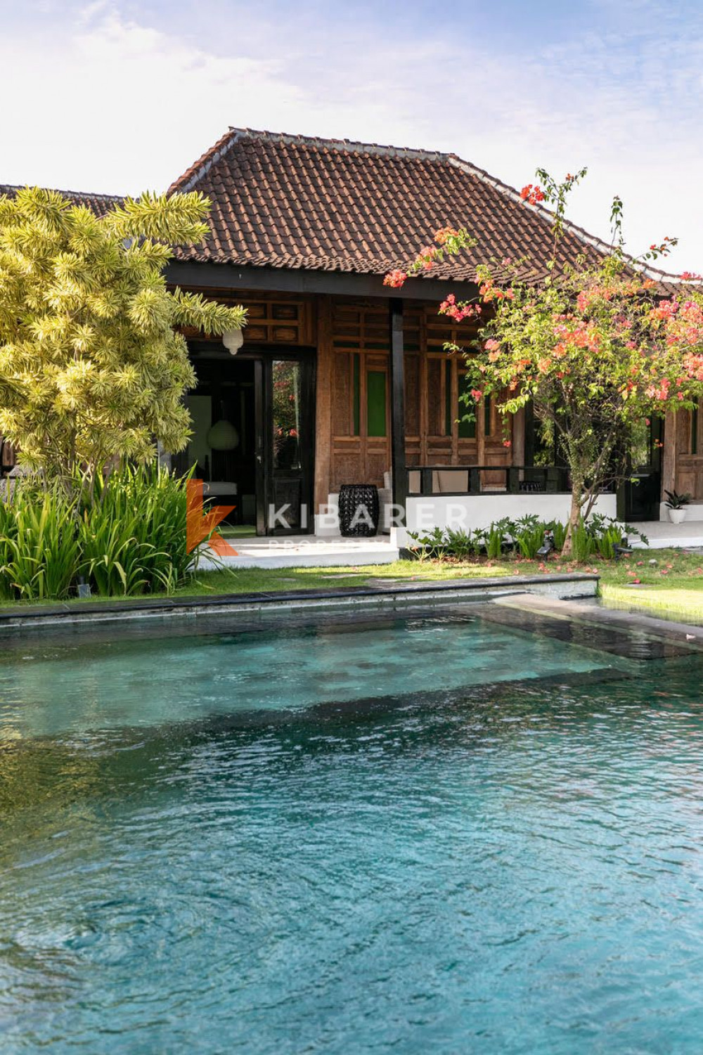 Stylish Empat Kamar Tidur Villa Di Berawa Canggu