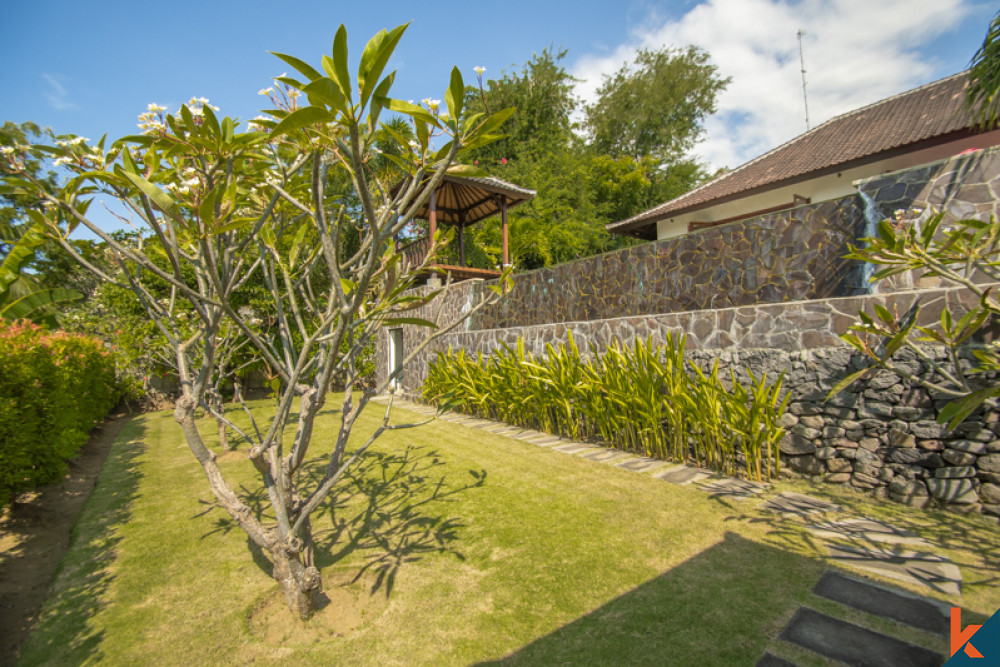 Villa en pleine propriété avec vue sur l'océan à Buleleng