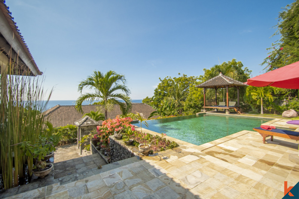 Villa en pleine propriété avec vue sur l'océan à Buleleng