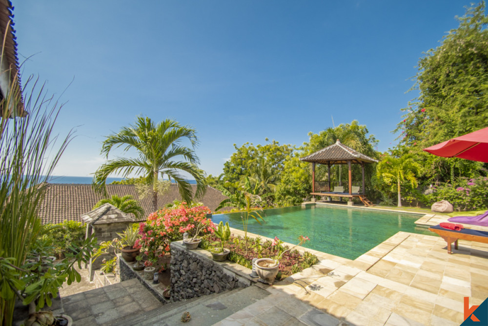 Villa en pleine propriété avec vue sur l'océan à Buleleng