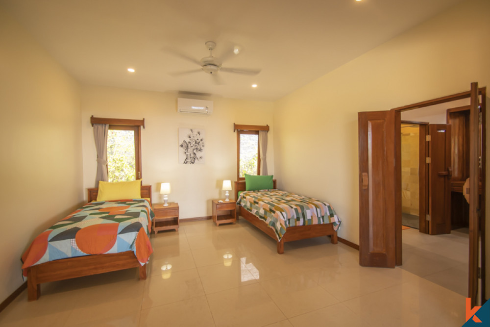 Freehold Villa with Amazing Ocean View in Buleleng