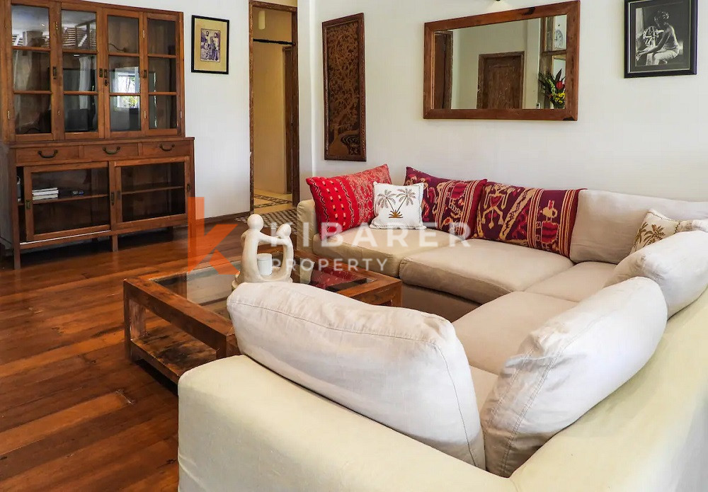 Incroyable villa classique fermée de six chambres située au cœur de Batu Bolong