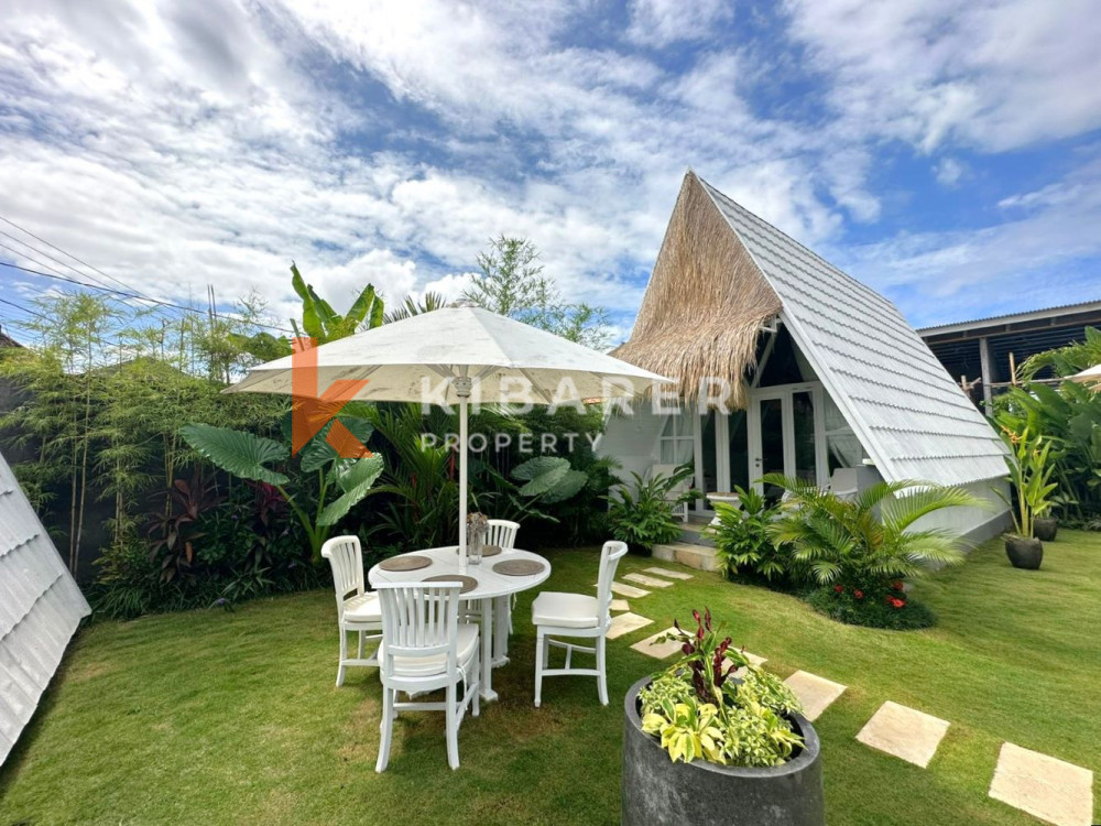 Villa Joglo Moderne de Six Chambres à Couper le Souffle Située à Tumbak Bayuh