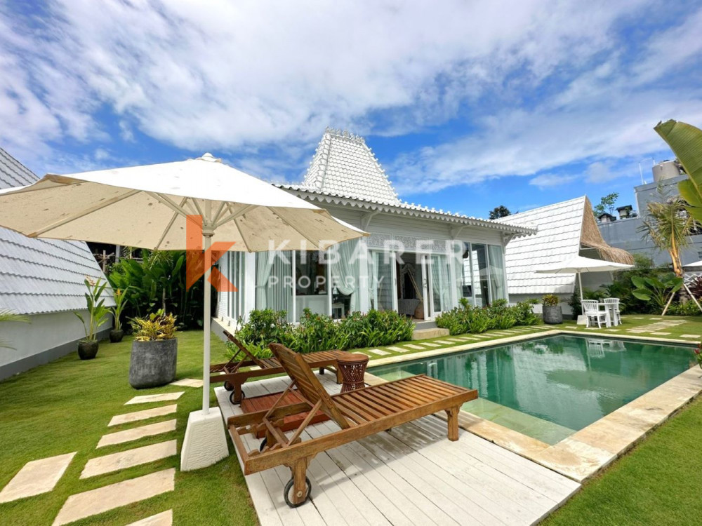 Villa Joglo Moderne de Six Chambres à Couper le Souffle Située à Tumbak Bayuh