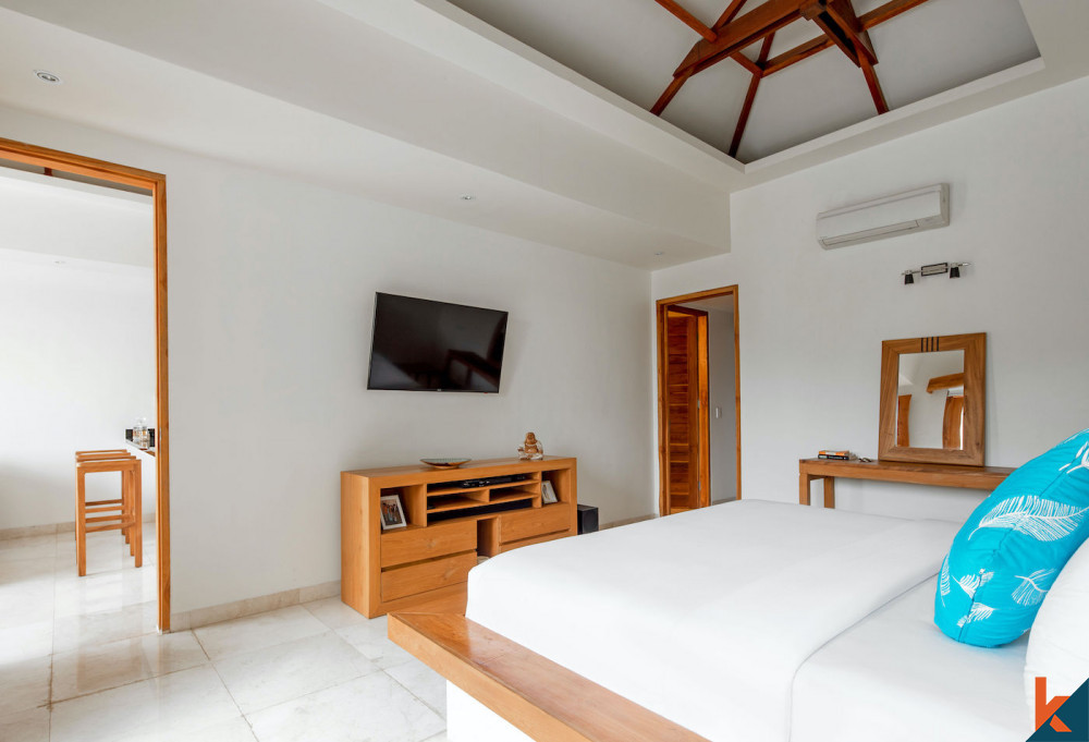 Freehold Tropical Paradise villa in Gili Gede for sale