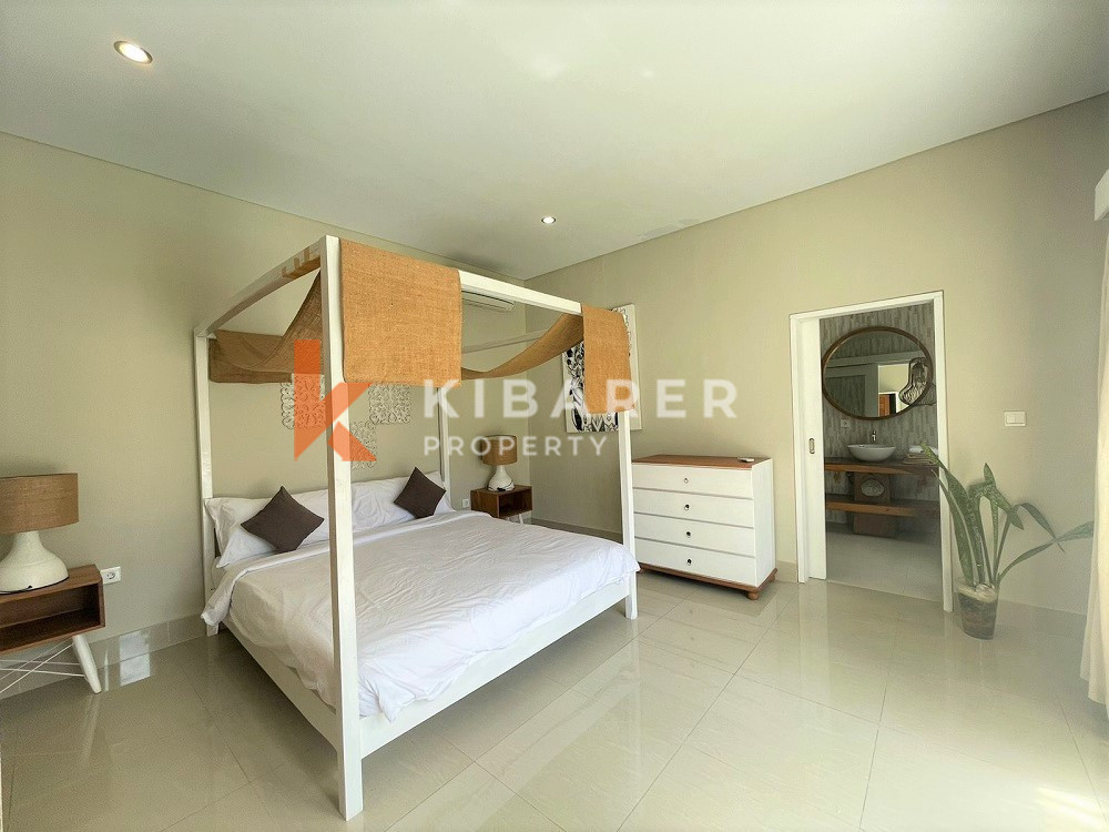 Villa Indah dengan 3 kamar tidur di Umalas
