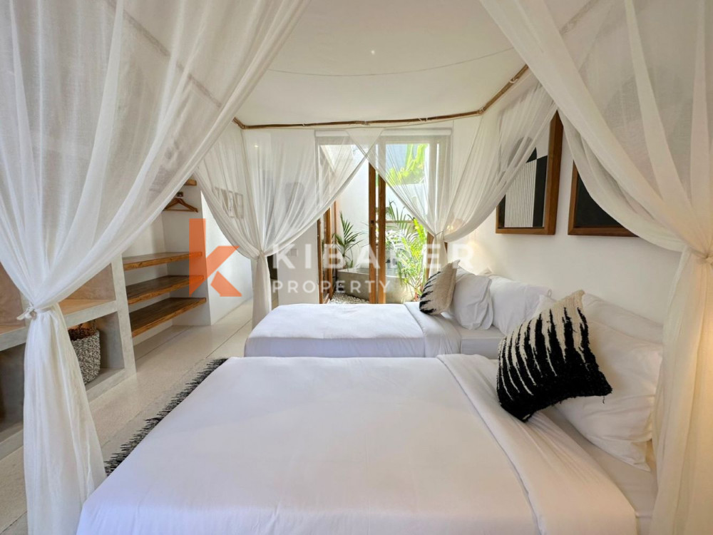Villa fermée de luxe moderne de quatre chambres à Canggu