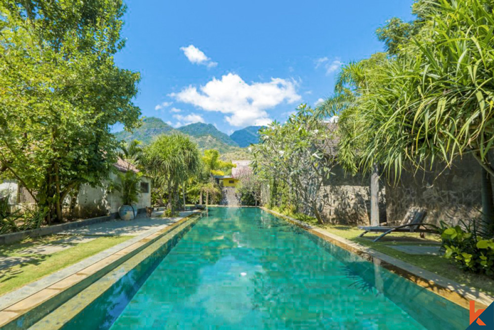 Villa de luxe en pleine propriété à vendre avec vue sur les montagnes