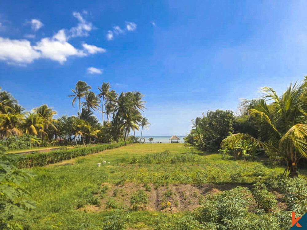 Amazing beach front land for sale