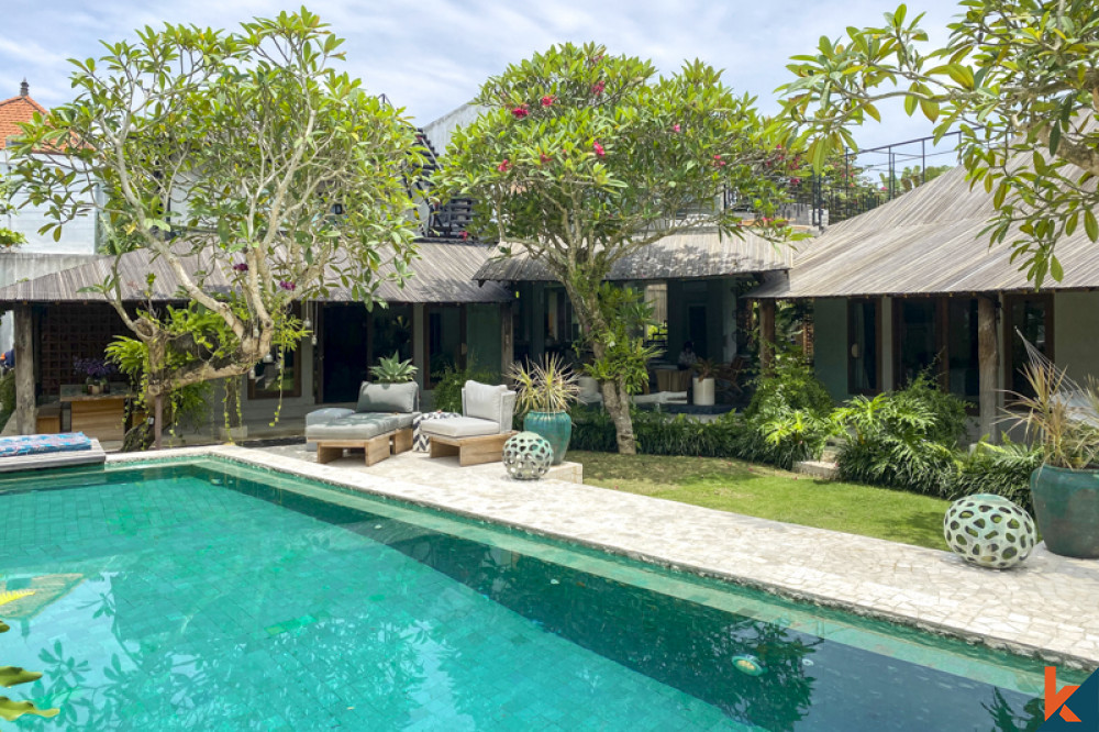 Villa exclusive de style classique en pleine propriété à Canggu