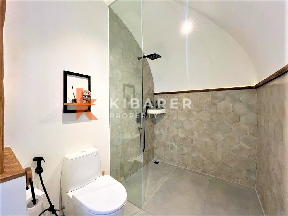 Vila Ruang Tamu Tertutup Tiga Kamar Tidur Desain Menakjubkan Terletak Di Jantung Kota Berawa