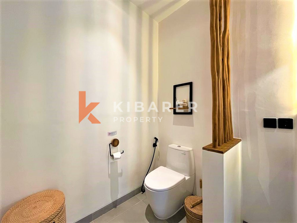 Vila Ruang Tamu Tertutup Tiga Kamar Tidur Desain Menakjubkan Terletak Di Jantung Kota Berawa