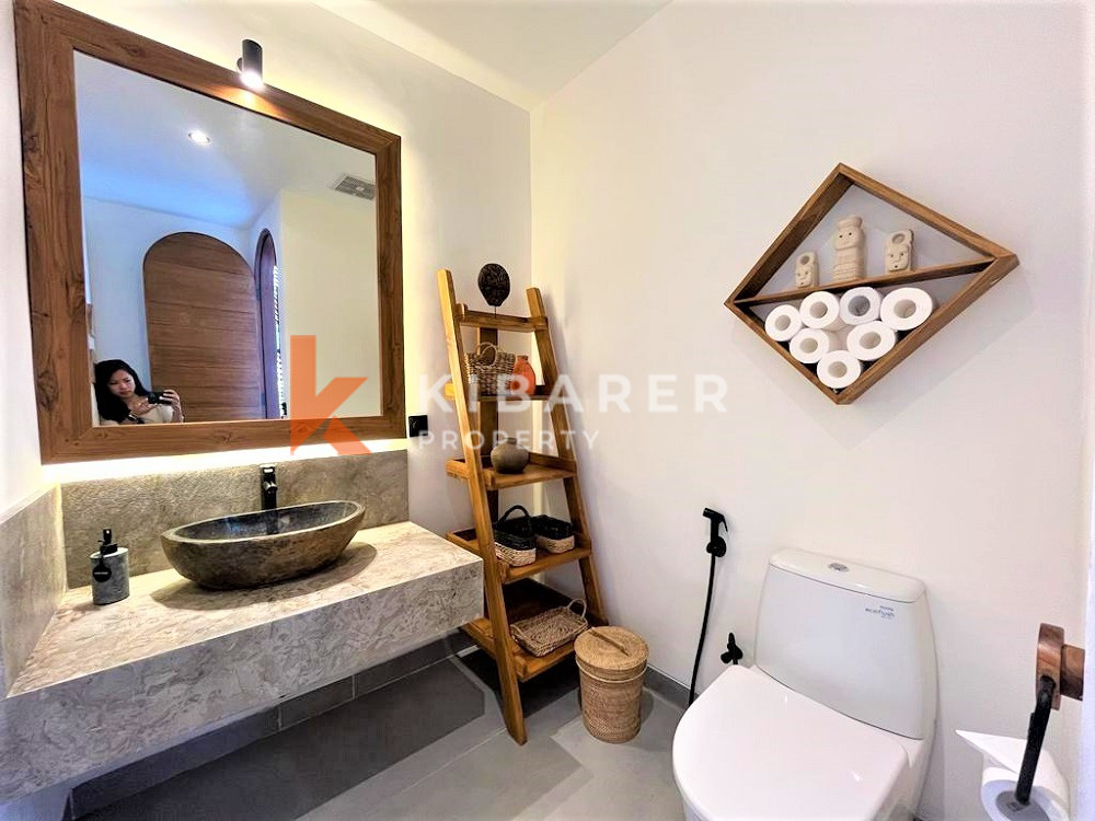 Vila Ruang Tamu Tertutup Tiga Kamar Tidur Desain Menakjubkan Terletak Di Jantung Kota Berawa