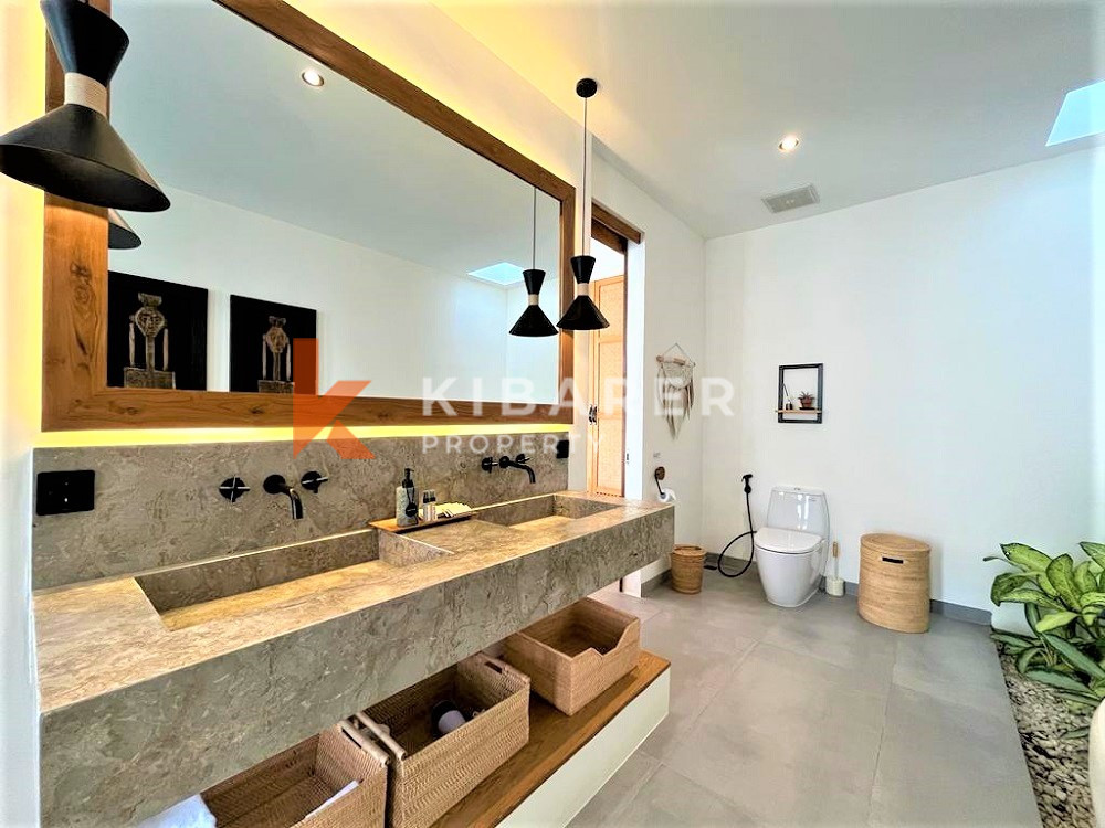 Vila Ruang Tamu Tertutup Tiga Kamar Tidur Desain Menakjubkan Terletak Di Jantung Kota Berawa